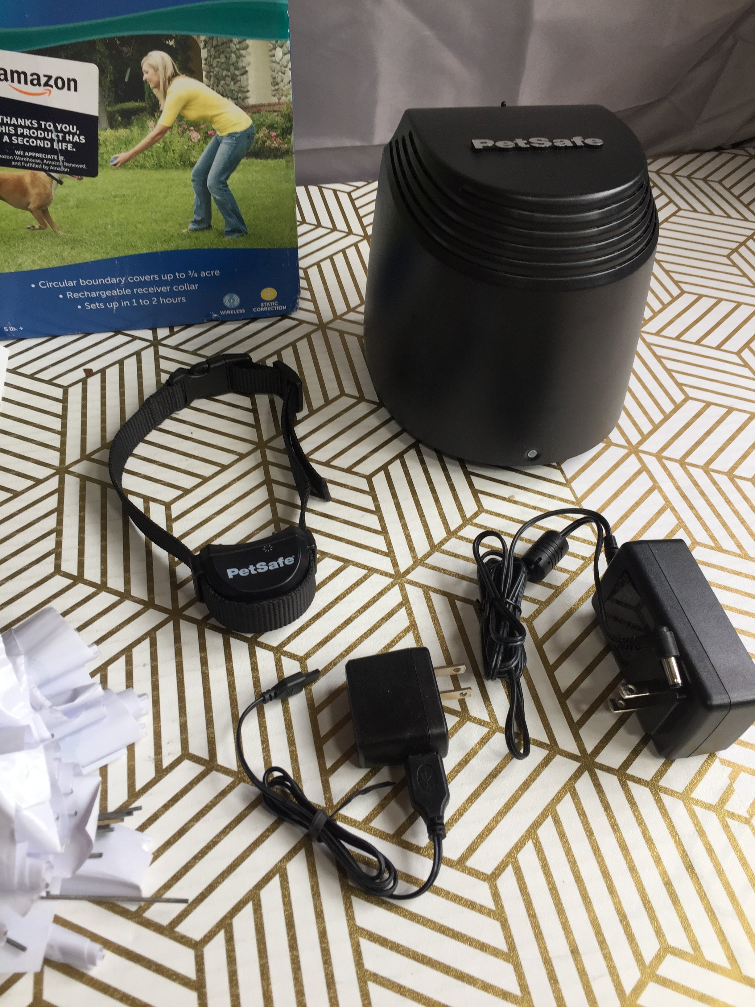 PetSafe Stay & Play Compact Wireless Pet Fence, LCD Screen 3/4 Acre Area (8045983760622)